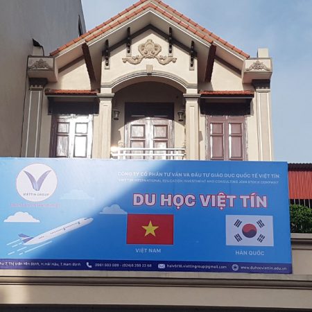 Văn phòng Chi nhánh Việt Tín Nam Định chọn ngày đẹp treo biển bảng
